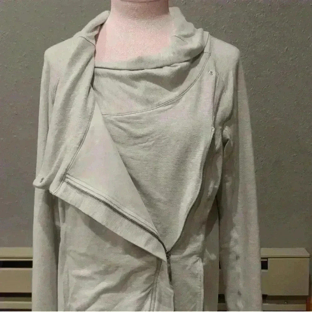 EUC Lululemon side zip jacket